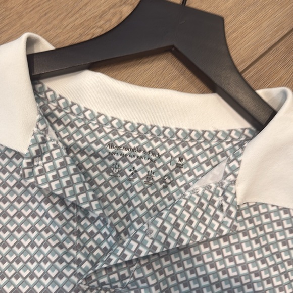 MENS A&F - Picture 2 of 2